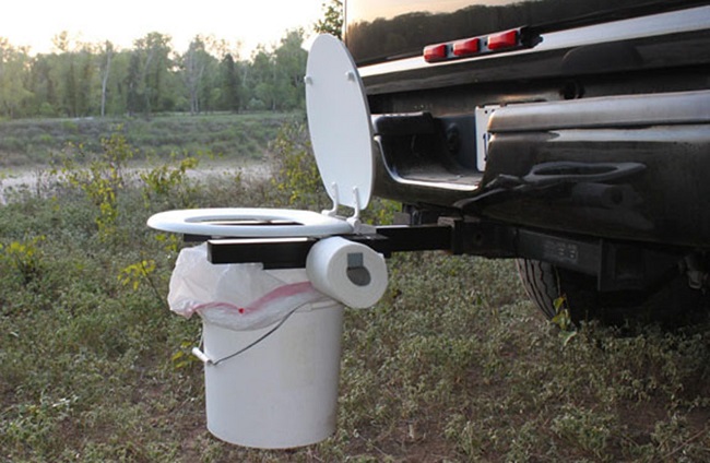 Portable potty for outdoorsy people